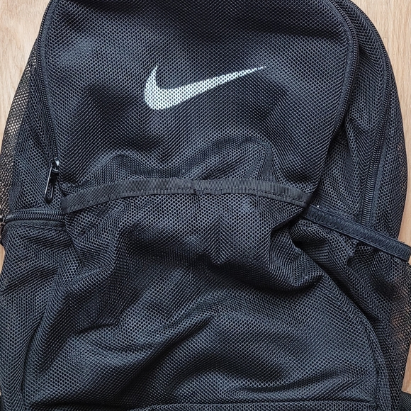 nike backpack mesh black Shop Brasilia Training Backpack, Bl Luggage Factory The Nike Brasilia mesh training backpack is a must Nike Brasilia Kids' Backpack (18L)